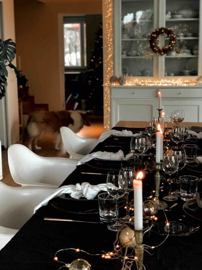 Tavola delle feste: mise en place in total black, Amanda deni, rossotibet