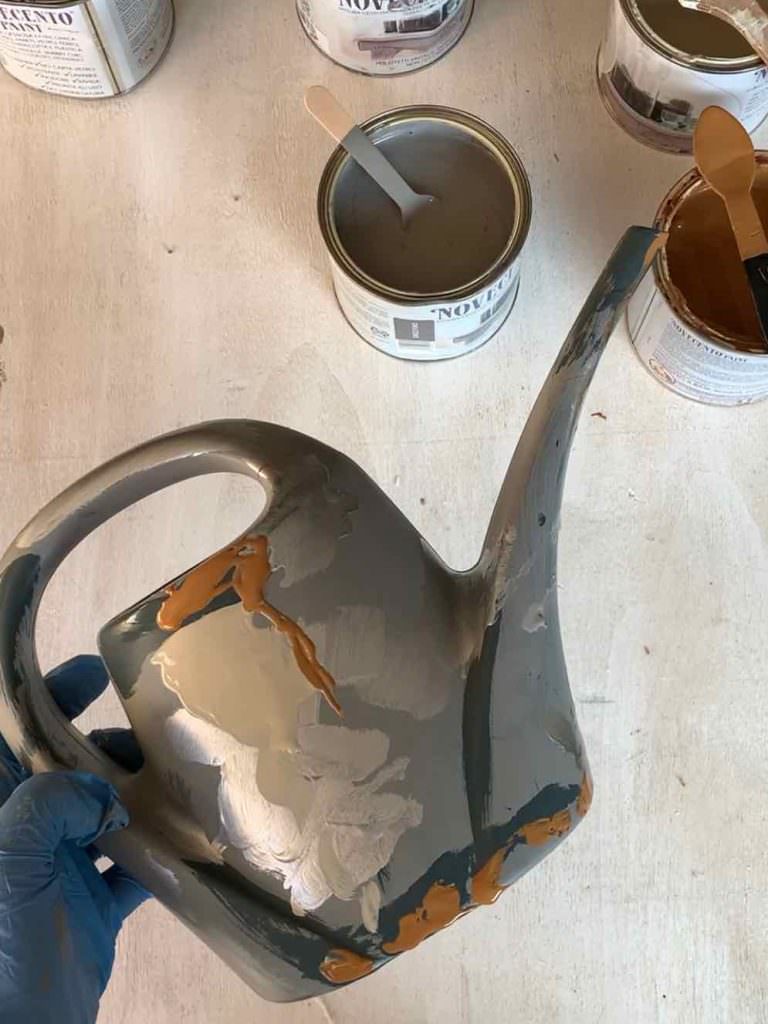 L’annaffiatoio di plastica diventa di zinco, Amanda Deni, Rossotibet, fai da te , pitture gessose, Novecento Paint , cera Novecento , ceranovecento, riciclo creativo