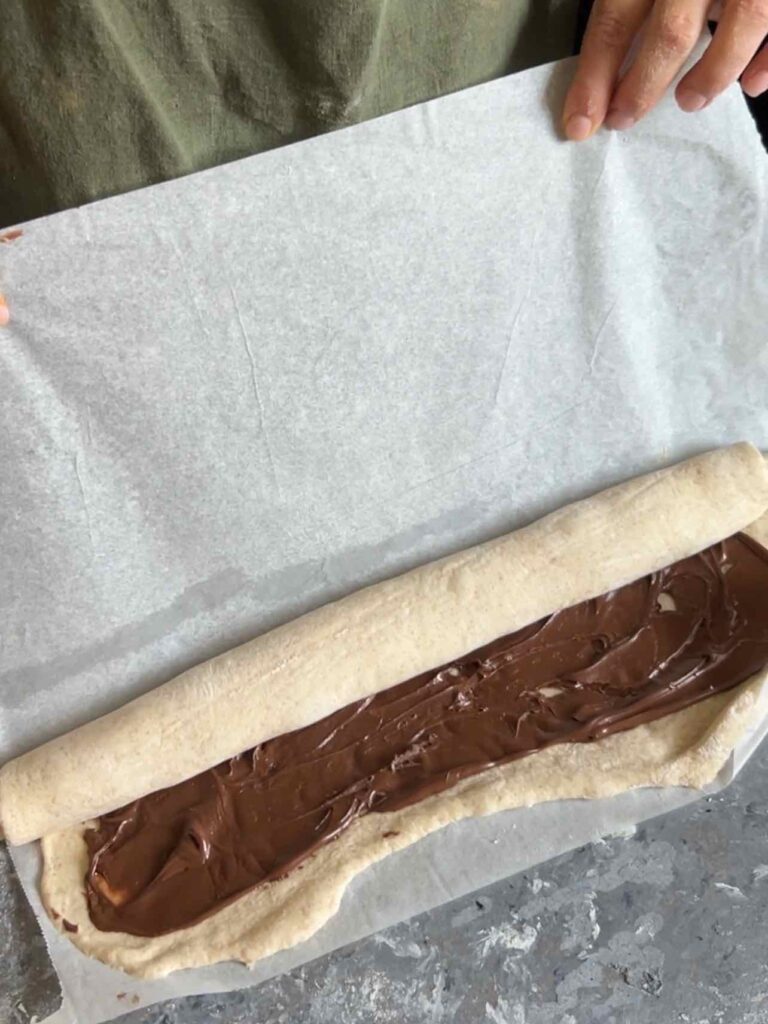 Girelle alla crema di nocciola, sale e pepe, amanda deni, rossotibet, lievitati, pane